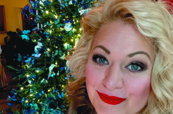 LHS, SCCC grad Amber Welch selected to help install holiday decorations at the White House